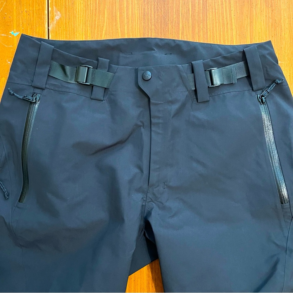 Arc’teryx Stingrey Gore-Tex Pro Shell Ski Pants M